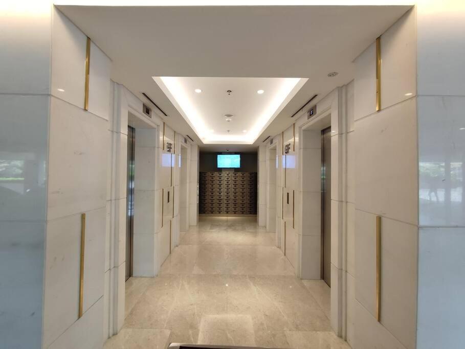 Pik Family 2 Bedroom, 5 Beds & Balcony Best View Jakarta Buitenkant foto